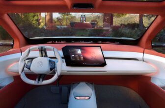 BMW’s Vision Neue Klasse X Has a Car-Wide Screen and a ‘Joy’ Brain